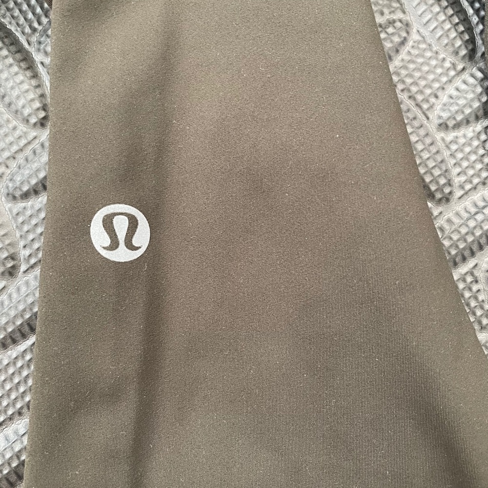 Lululemon green leggings with pockets 4